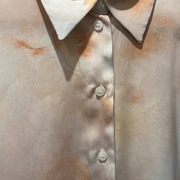 Short sleeve satin blouse - Picture 5 of 5